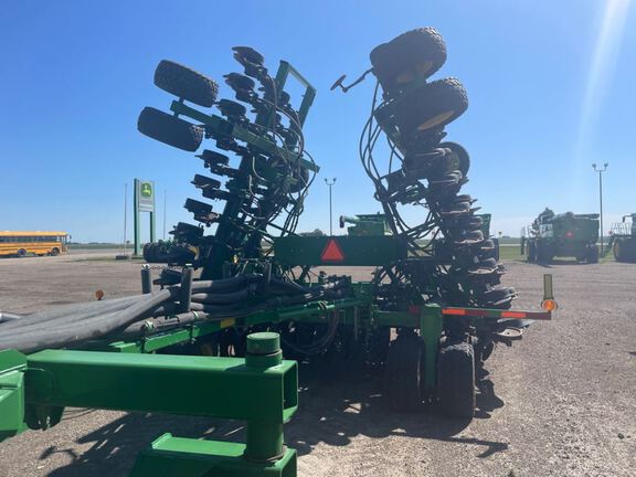 2005 John Deere 1890 Air Seeder