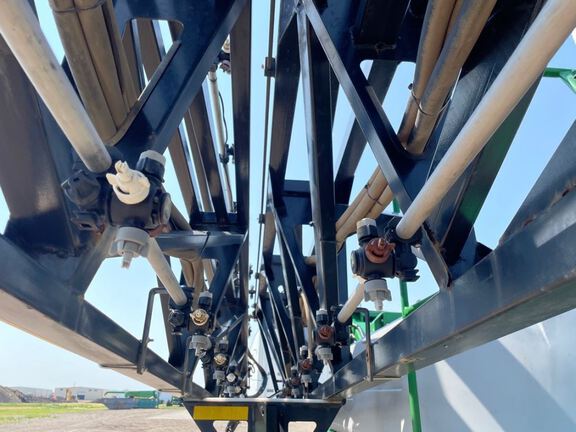 2020 Unverferth TA1600 Sprayer