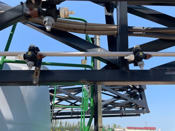 2020 Unverferth TA1600 Sprayer