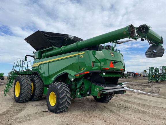 2023 John Deere X9 1000 Combine