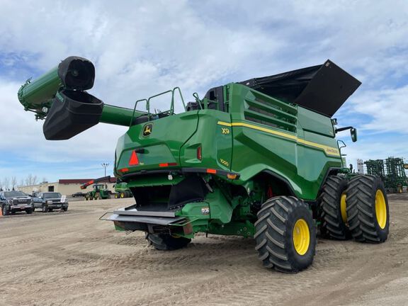 2023 John Deere X9 1000 Combine