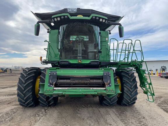 2023 John Deere X9 1000 Combine