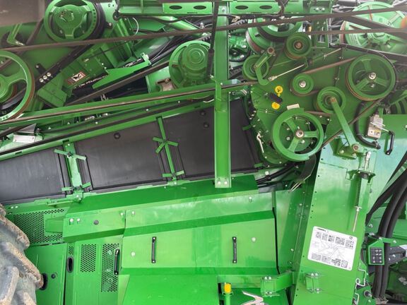 2023 John Deere X9 1000 Combine