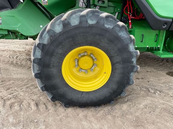 2023 John Deere X9 1000 Combine