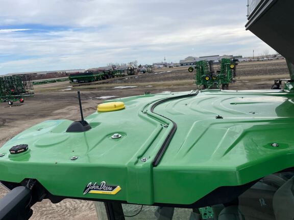 2023 John Deere X9 1000 Combine