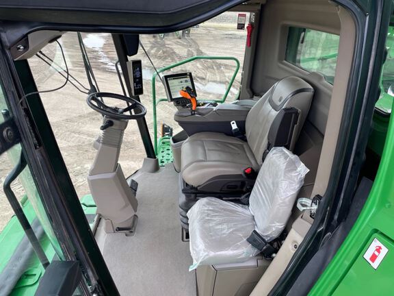 2023 John Deere X9 1000 Combine