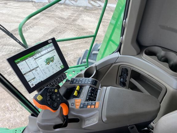2023 John Deere X9 1000 Combine