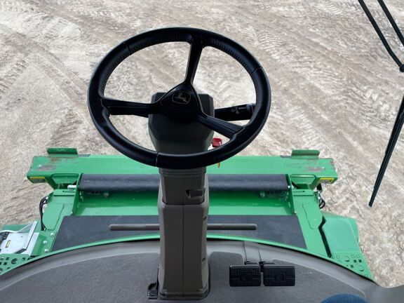 2023 John Deere X9 1000 Combine