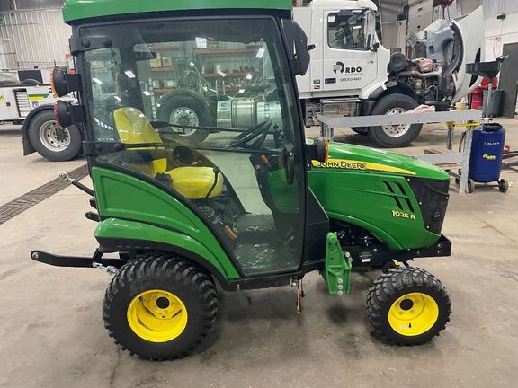 2023 John Deere 1025R Tractor Compact