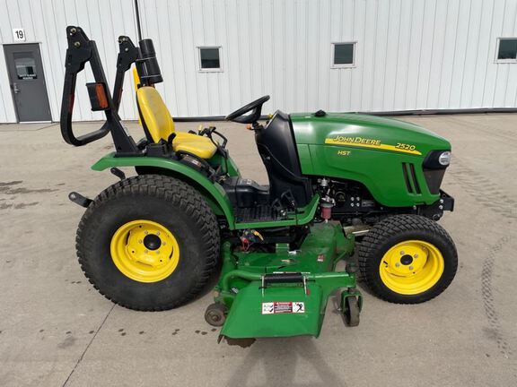 2011 John Deere 2520 Tractor Compact
