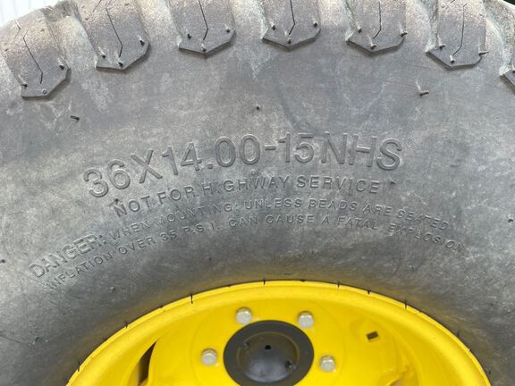 2011 John Deere 2520 Tractor Compact