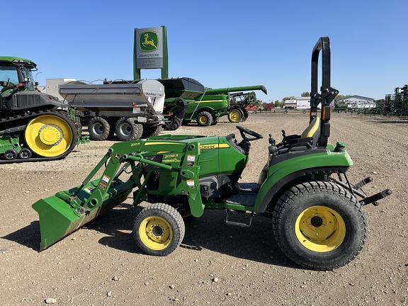 2017 John Deere 2038R Tractor Compact