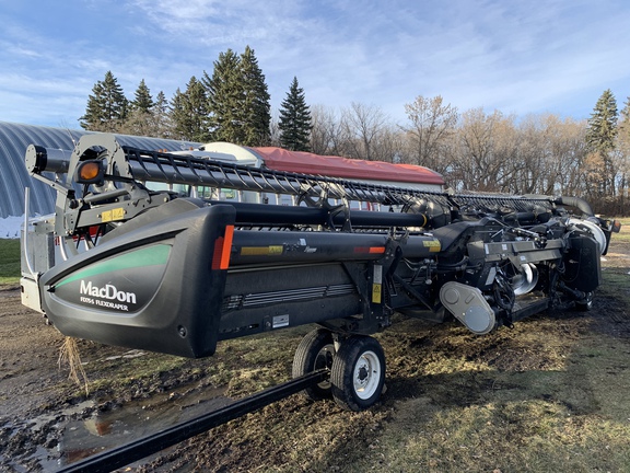 2015 MacDon FD75-35 Header Combine