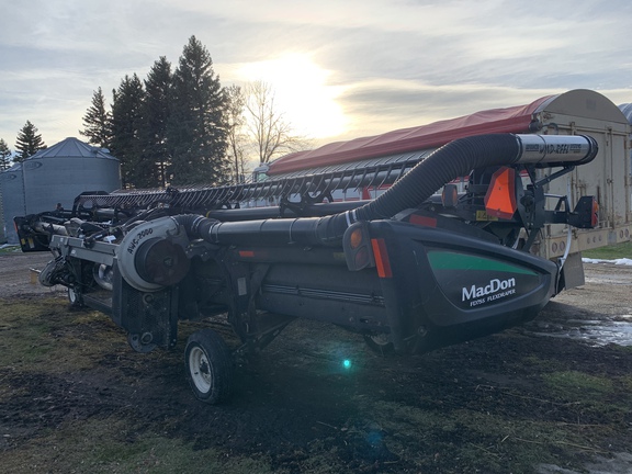 2015 MacDon FD75-35 Header Combine