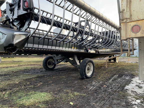 2015 MacDon FD75-35 Header Combine