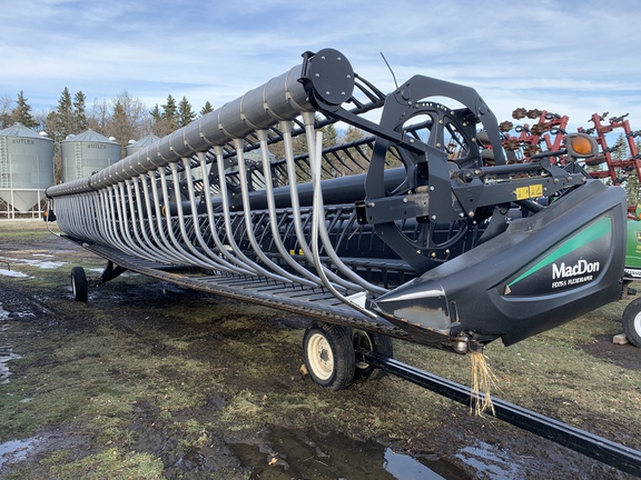 2015 MacDon FD75-35 Header Combine