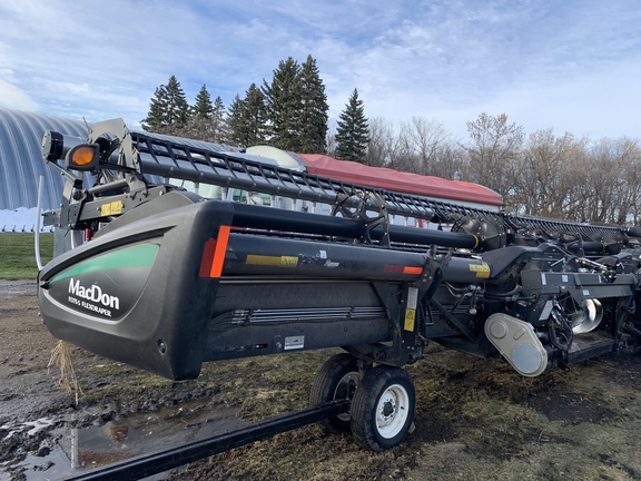 2015 MacDon FD75-35 Header Combine