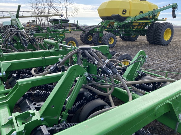 2022 John Deere N560 Air Seeder