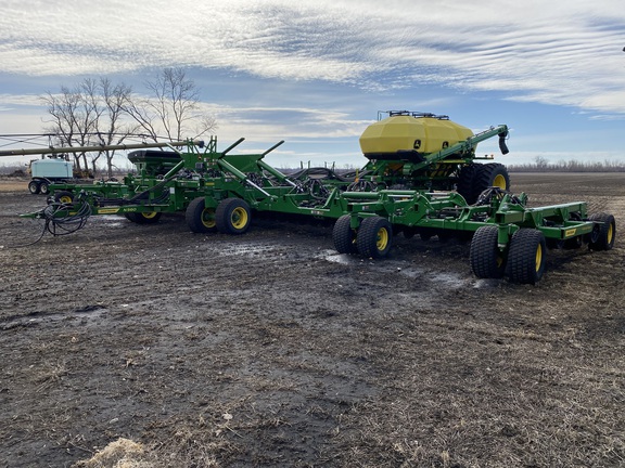 2022 John Deere N560 Air Seeder