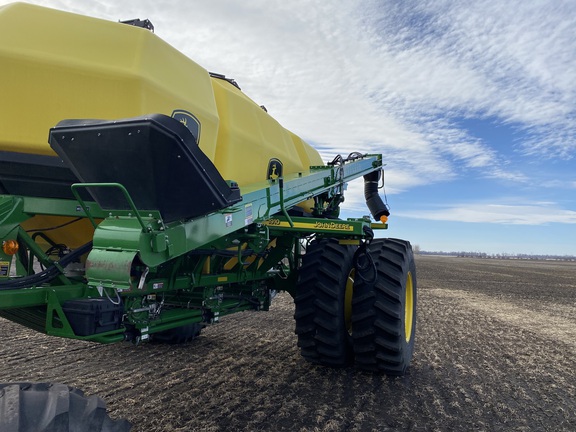 2022 John Deere N560 Air Seeder