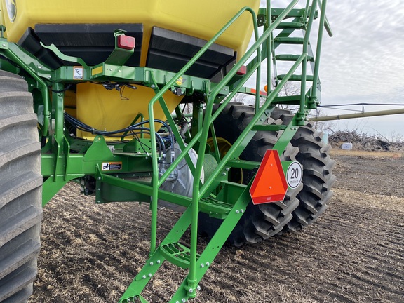 2022 John Deere N560 Air Seeder