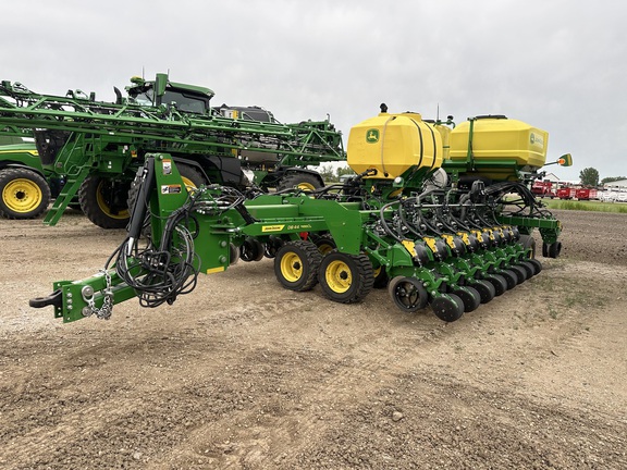 2022 John Deere DB44 Planter