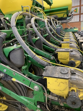 2013 John Deere DB44 Planter