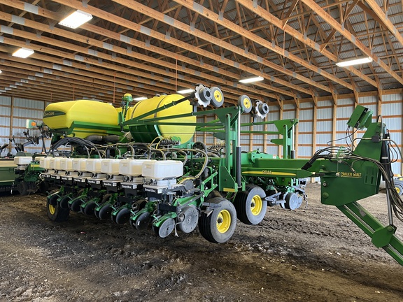 2013 John Deere DB44 Planter