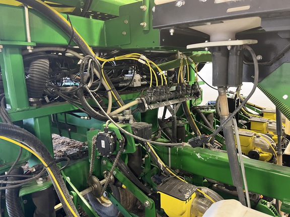 2013 John Deere DB44 Planter