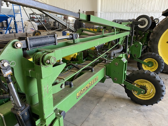 1998 John Deere 1730 Tree Planter