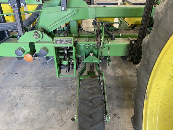 1998 John Deere 1730 Tree Planter