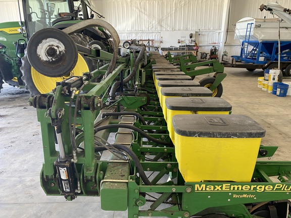 1998 John Deere 1730 Tree Planter