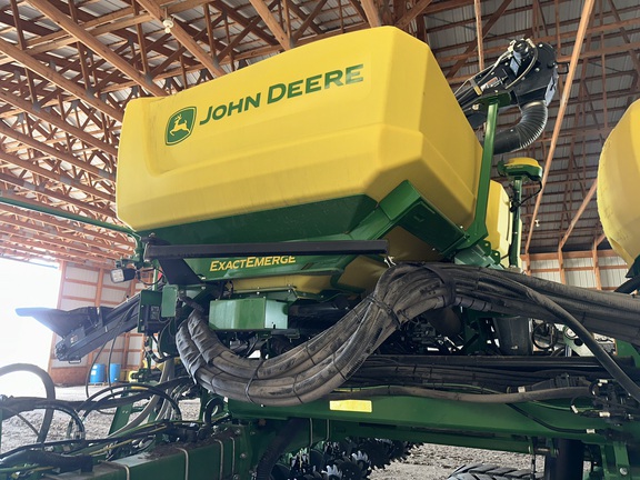 2022 John Deere DB66 Planter