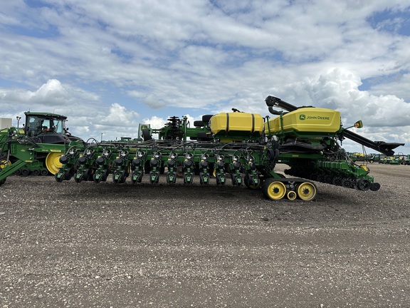 2022 John Deere DB66 Planter