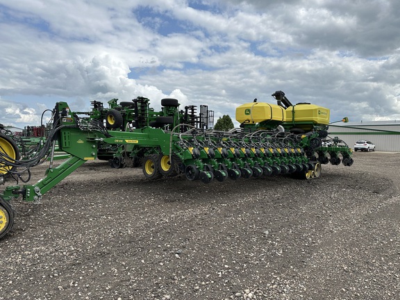 2022 John Deere DB66 Planter