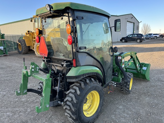 2022 John Deere 2025R Tractor Compact