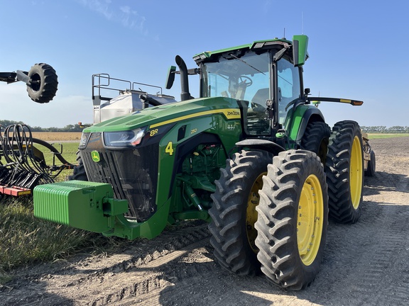 2023 John Deere 8R 250 Tractor