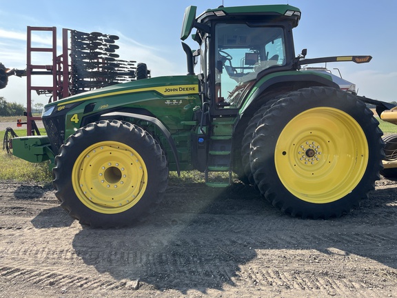 2023 John Deere 8R 250 Tractor