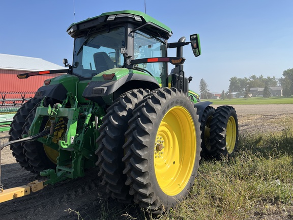 2023 John Deere 8R 250 Tractor