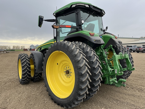 2023 John Deere 8R 250 Tractor