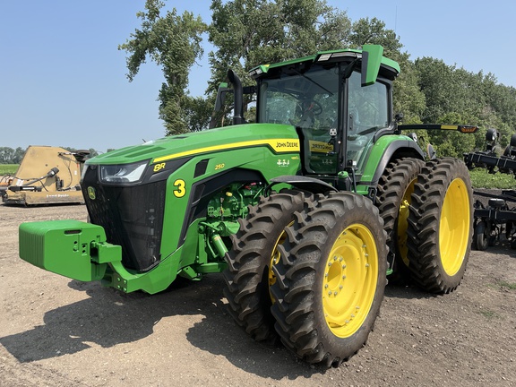 2023 John Deere 8R 250 Tractor