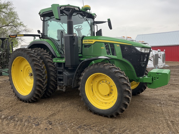 2023 John Deere 7R 230 Tractor