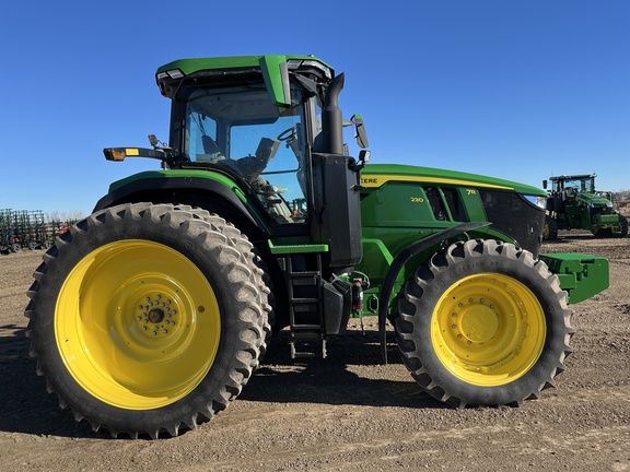 2023 John Deere 7R 230 Tractor