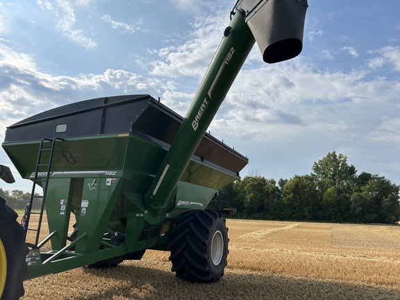 2016 Brent 1182 Grain Cart