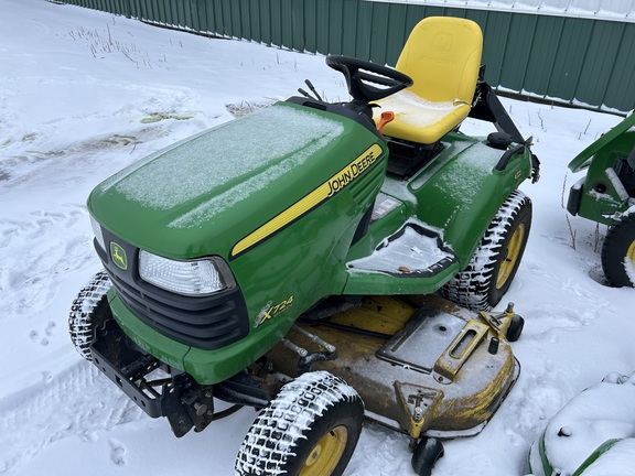 2011 John Deere X724 Garden Tractor