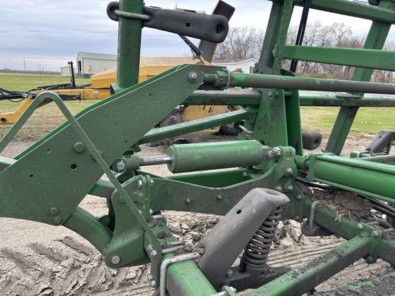 2016 John Deere 2410 Chisel Plow