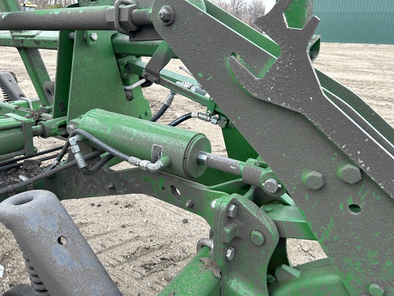 2016 John Deere 2410 Chisel Plow