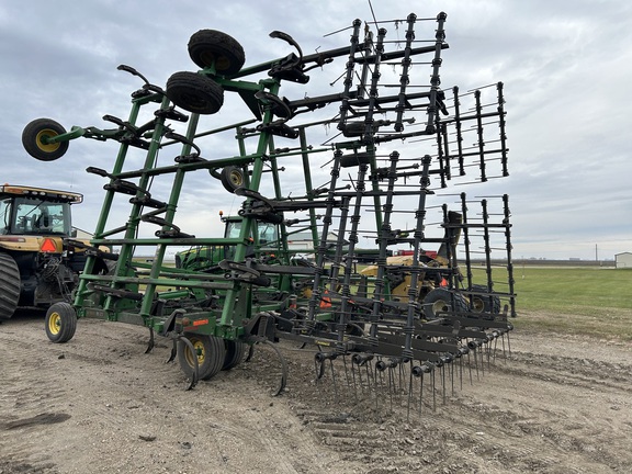 2016 John Deere 2410 Chisel Plow