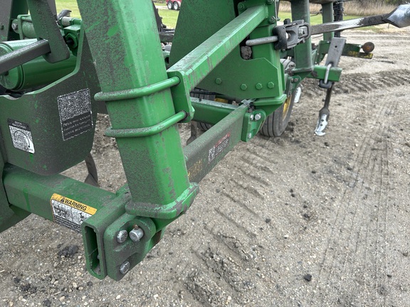 2016 John Deere 2410 Chisel Plow