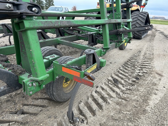 2016 John Deere 2410 Chisel Plow